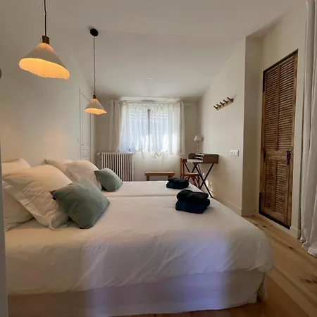 Luxe Et Charme - L'alcove - A Pieds - Meuble De Tourisme 4 Etoiles -